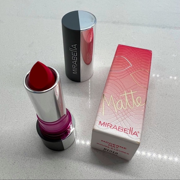 Lipstick, Lip Gloss and Lip Liner - Picture 2 of 12